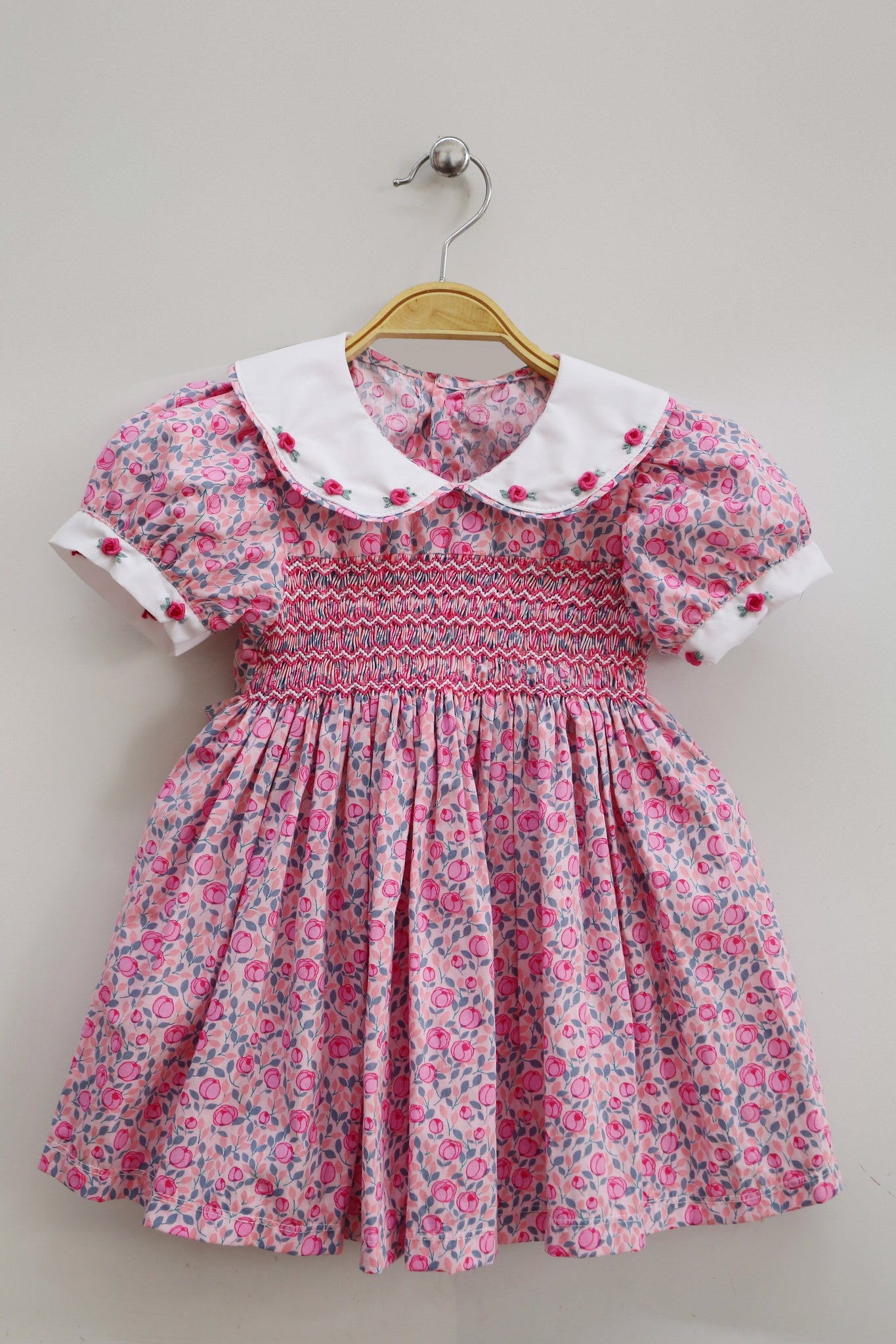 Floral smocked dress white Peter Pen collars – Honey Bee Smocked Boutique