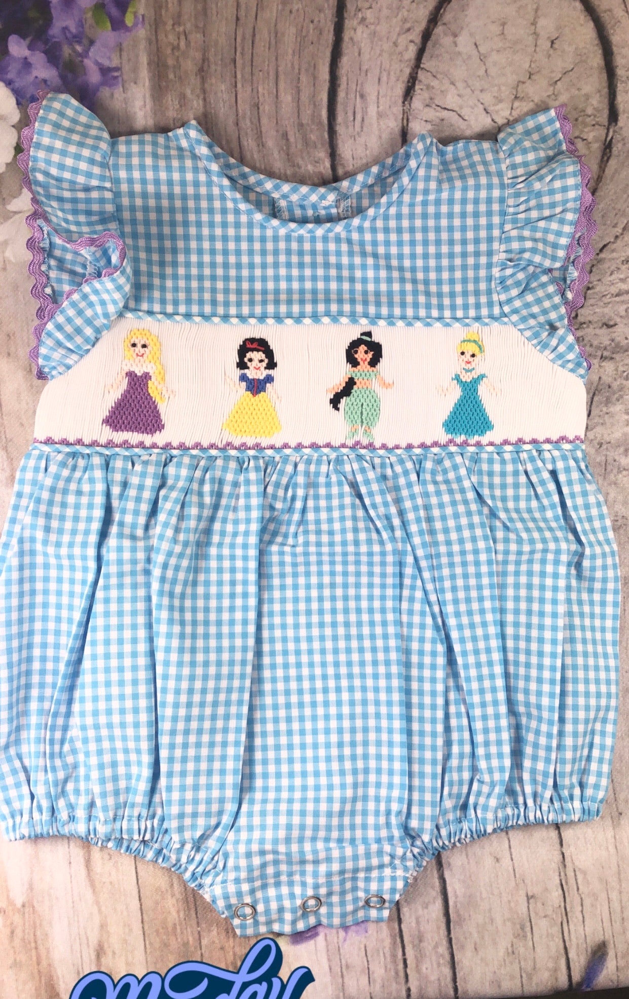 Products Tagged "Disney charaters" Honey Bee Smocked Boutique Products Tagged "Disney charaters" Honey Bee Smocked Boutique